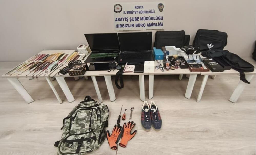 Yıllarca hapis yattı, uslanmadı! 10 ev soyan şahıs tekrar yakayı ele verdi Yıllarca hapis yattı, uslanmadı! 10 ev soyan şahıs tekrar yakayı ele verdi - 1. Resim