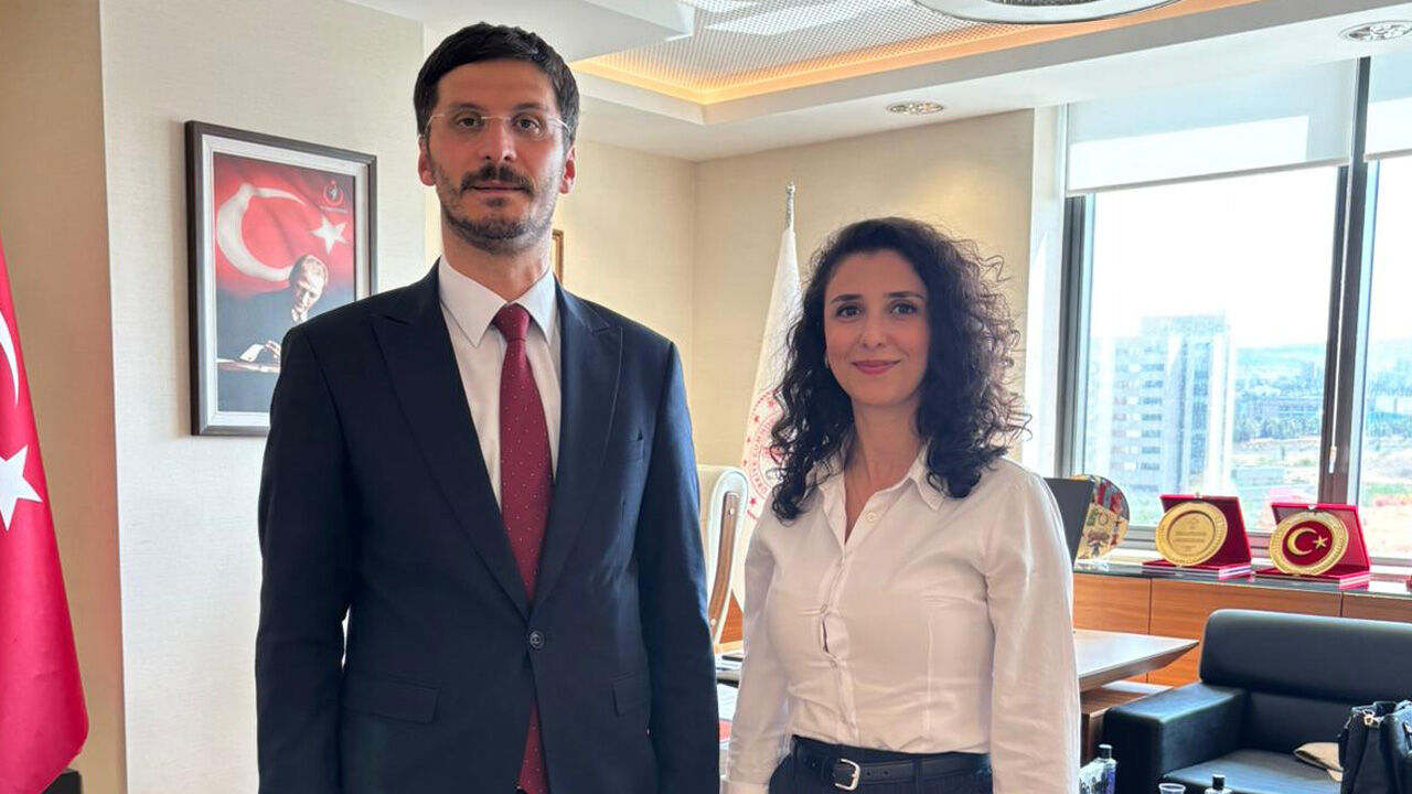 40 milyon SMS ile kanser taraması! Başvurular yüzde 30 arttı 40 milyon SMS ile kanser taraması! Başvurular yüzde 30 arttı - 1. Resim