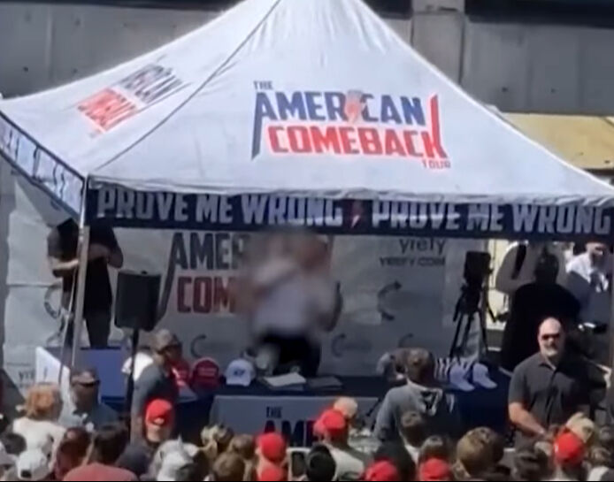 ABD'yi sarsan olay! Aktivist Charlie Kirk'ün ölümünü Trump duyurdu: Saldırganın son anları böyle görüntülendi ABD'yi sarsan olay! Aktivist Charlie Kirk'in ölümünü Trump duyurdu! Saldırganın son anları böyle görüntülendi - 2. Resim