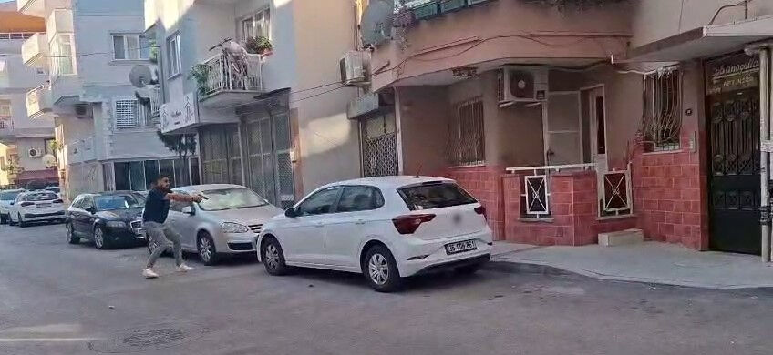 İzmir'deki karakol saldırısının failinin evi cephanelik gibi! 16'lık katil EYP'yi kendi hazırlamış İzmir'deki karakol saldırısının failinin evi cephanelik gibi! 16'lık katil EYP'yi kendi hazırlamış - 1. Resim