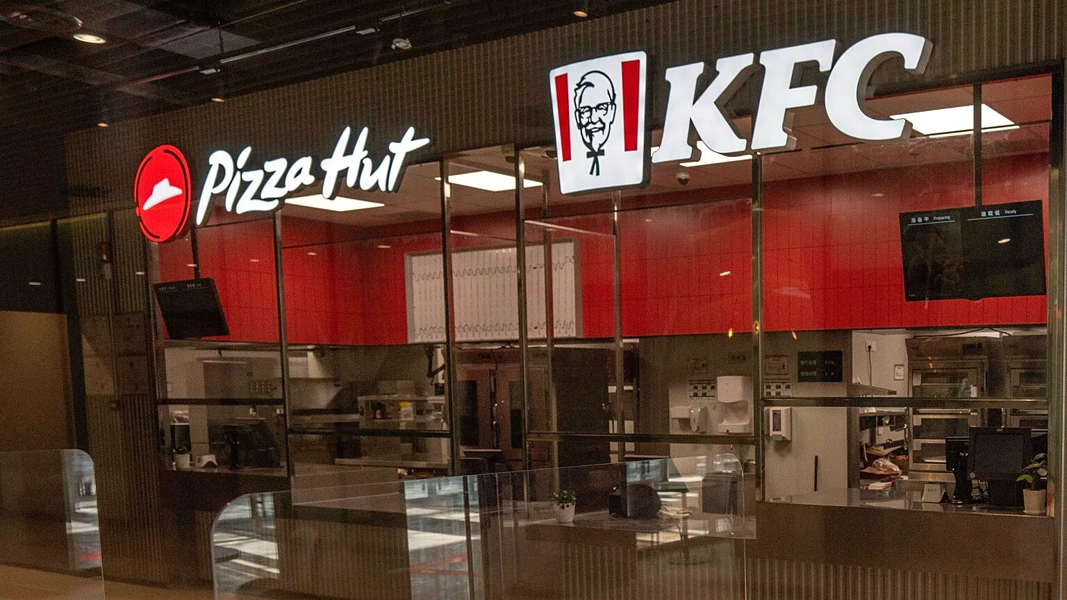 KFC, Türkiye'ye geri dönüyor! Anlaşma imzalandı, yeni sahipleri de tanıdık KFC, Türkiye'ye geri dönüyor! Anlaşma imzalandı, yeni sahipleri de tanıdık - 1. Resim