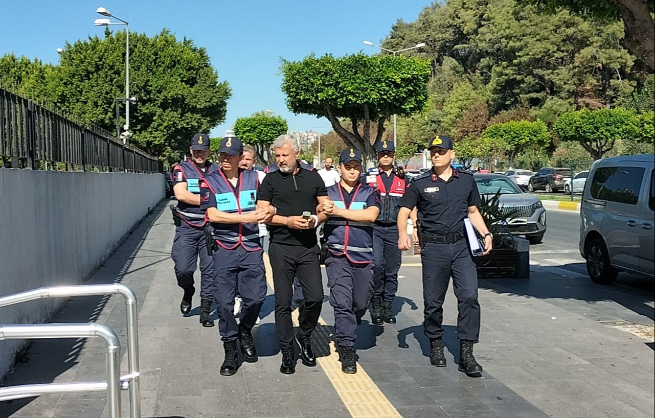 Manavgat eski Belediye Başkanı Şükrü Sözen ile kardeşi Fatih Sözen tutuklandı Manavgat eski Belediye Başkanı Şükrü Sözen ile kardeşi Fatih Sözen tutuklandı - 1. Resim