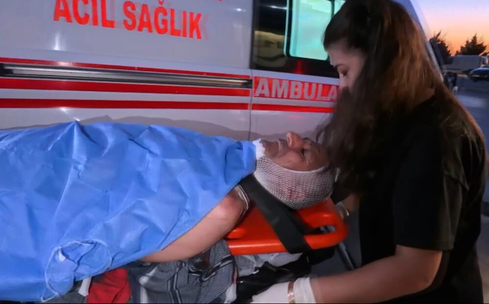 Sanayide "çırak dövme" meselesi kanlı bitti: 3 kişi yaralandı Sanayide "çırak dövme" meselesi kanlı bitti: 3 kişi yaralandı - 1. Resim