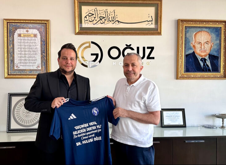 Sarıyer Spor ile Sarıyer İçecek sponsorluk anlaşmasına imza attı Sarıyer Spor ile Sarıyer İçecek sponsorluk anlaşmasına imza attı - 1. Resim