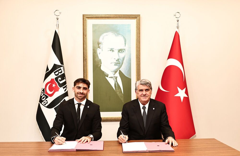 Beşiktaş yeni transferini KAP'a bildirdi! Beşiktaş yeni transferini KAP'a bildirdi! - 1. Resim