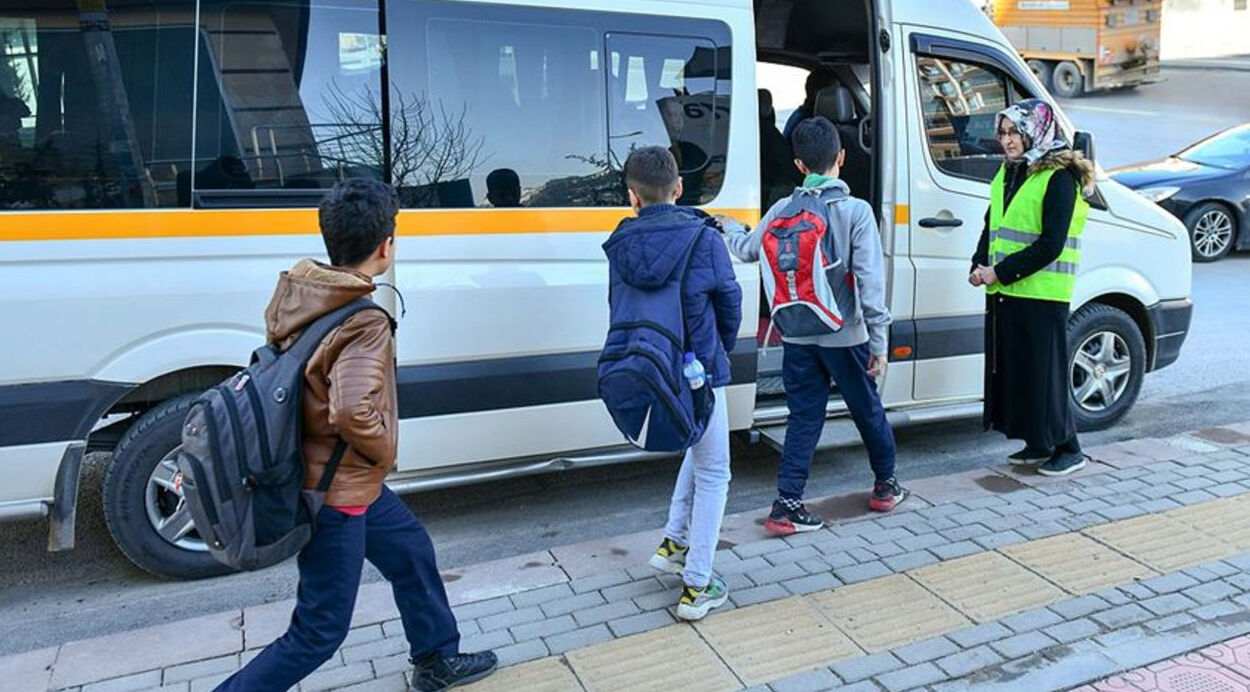 İstanbul'da okul servis ücretleri ne kadar oldu? İşte 1 aylık zamlı okul servis ücreti İstanbul'da okul servis ücretleri ne kadar oldu? İşte 1 aylık zamlı okul servis ücreti - 1. Resim