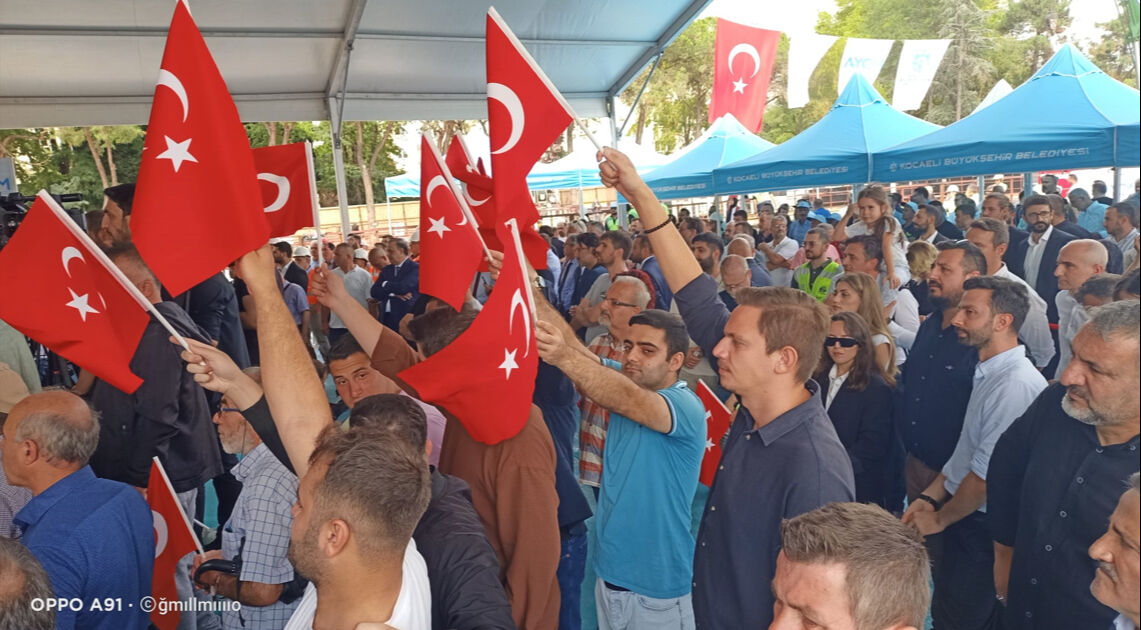 Kocaeli için tarihi gün: Dev köstebekler tünel açmaya başladı! Başkan Büyükakın: “Çok mutluyuz” Kocaeli için tarihi gün: Dev köstebekler tünel açmaya başladı! Başkan Büyükakın: “Çok mutluyuz” - 1. Resim