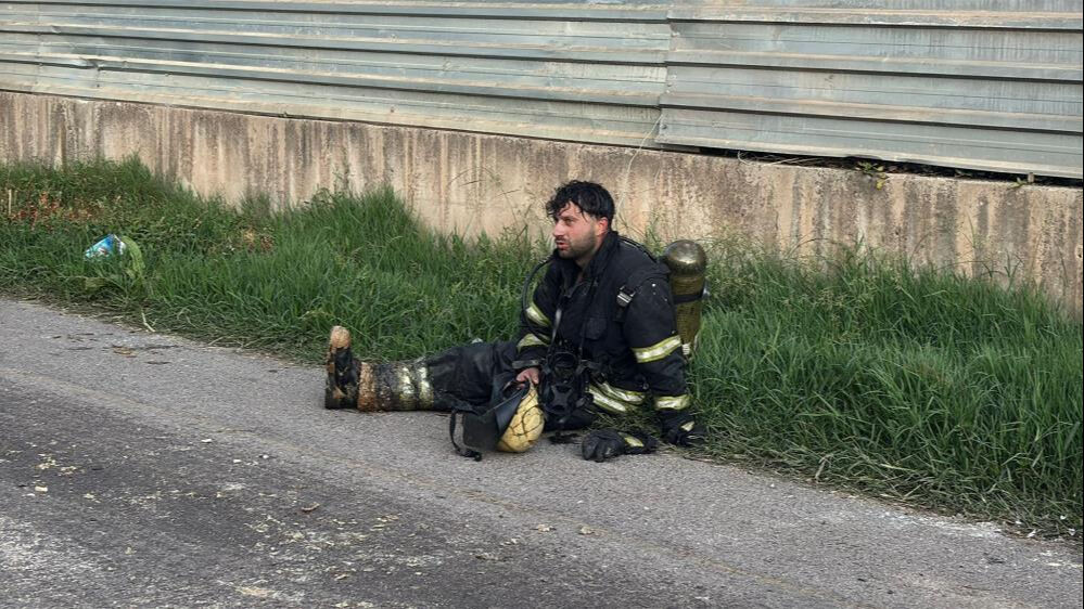 Kocaeli'de lojistik deposunda yangın! Ekipler bölgede Kocaeli'de lojistik deposunda yangın! Ekipler bölgede - 2. Resim