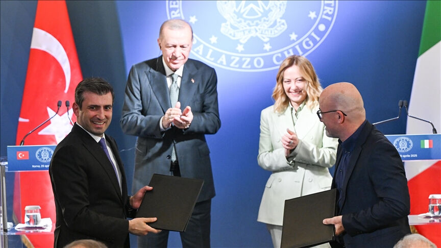 Roma’da imzalar atıldı, Yunanistan dışarda kaldı: Türkiye rotayı yeniden çiziyor! Roma’da imzalar atıldı, Yunanistan dışarda kaldı: Türkiye göç rotasını yeniden çiziyor - 1. Resim