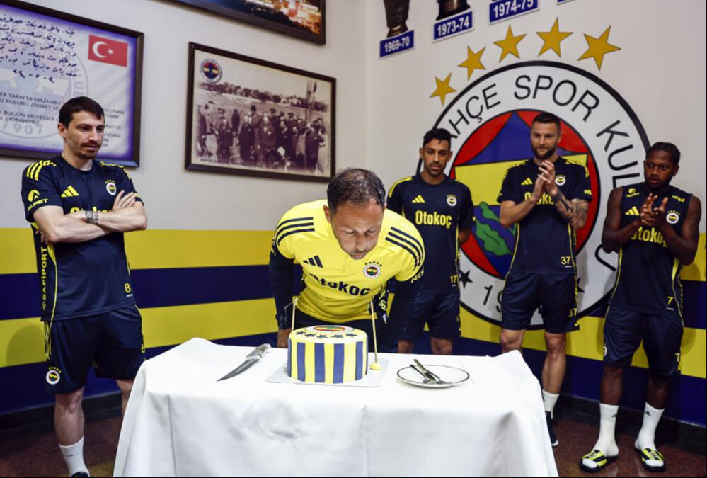 Tedesco için sürpriz kutlama! Doğum günü mesajı dikkat çekti - 2. Resim