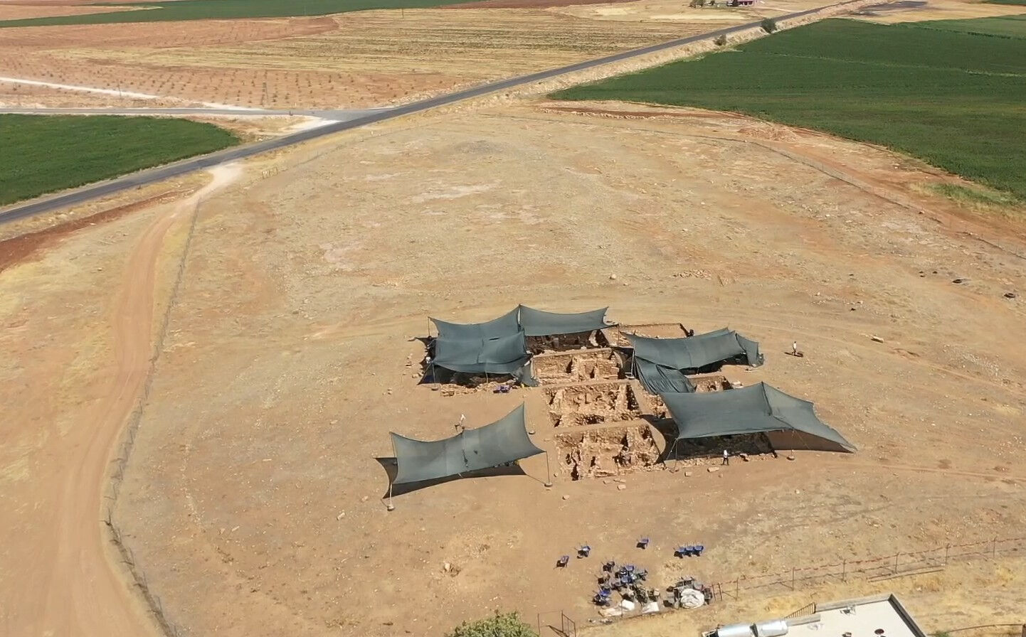 12 insan kafatası bulundu! 10 bin 500 yıllık olduğu düşünülüyor 12 insan kafatası bulundu! 10 bin 500 yıllık olduğu düşünülüyor - 1. Resim