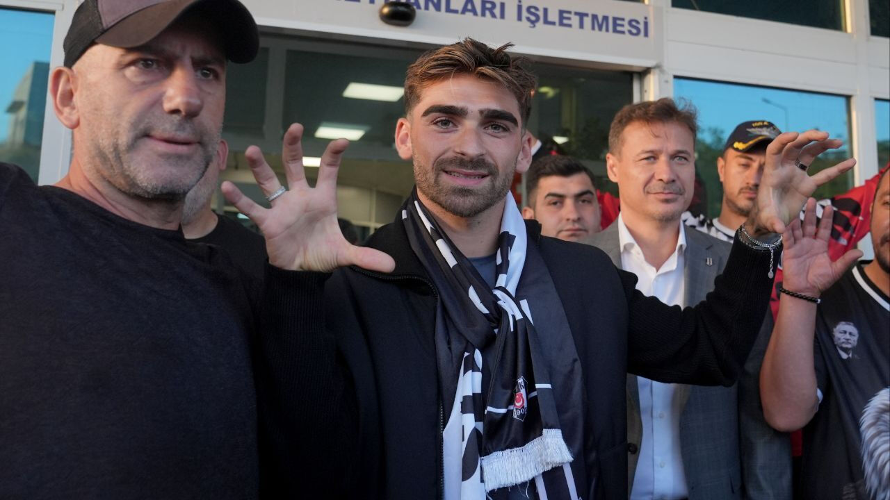 55 farklı ülkeden oyuncu geldi! Beşiktaş'ın 194'üncü yabancı futbolcusu Jota Silva 55 farklı ülkeden oyuncu geldi! Beşiktaş'ın 194'üncü yabancı futbolcusu Jota Silva - 2. Resim