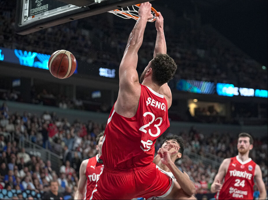 Alperen Şengün'den Yunanistan'a 