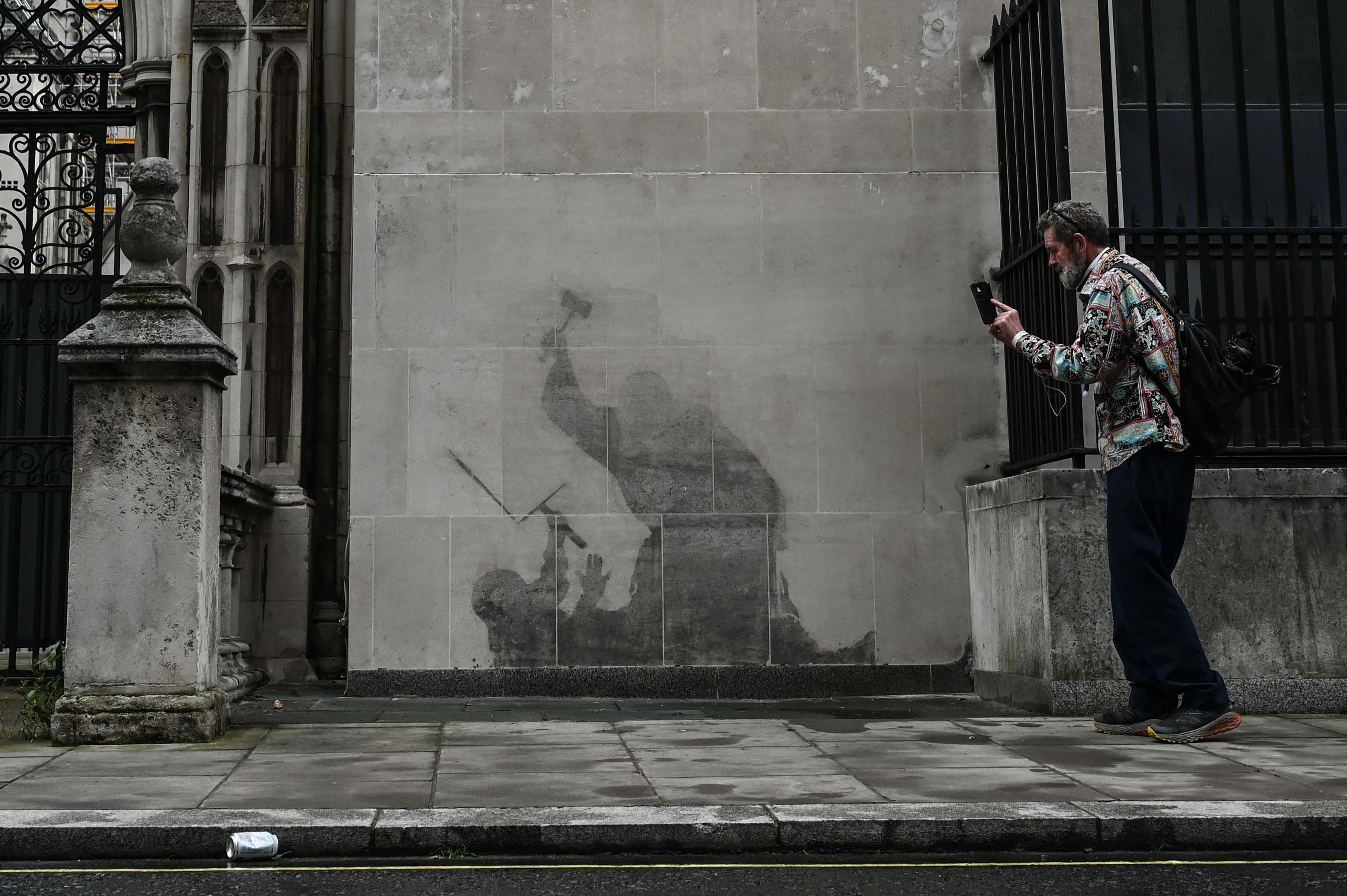 Banksy’nin son eseri tarihe takıldı! Banksy’nin son eseri tarihe takıldı! - 1. Resim