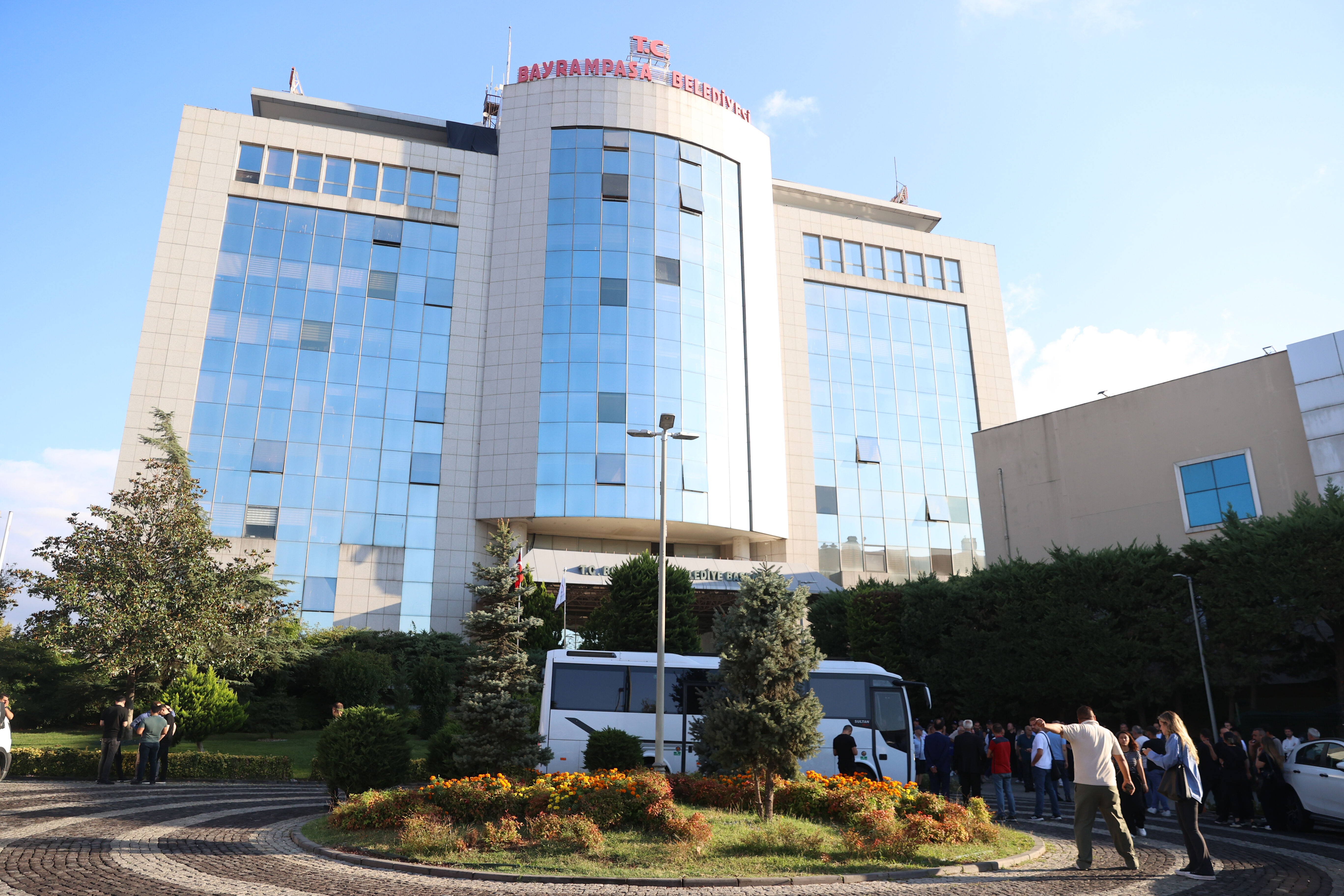 Bayrampaşa Belediyesi'ne yolsuzluk soruşturması! Başkan dahil 48 kişi gözaltında - 1. Resim