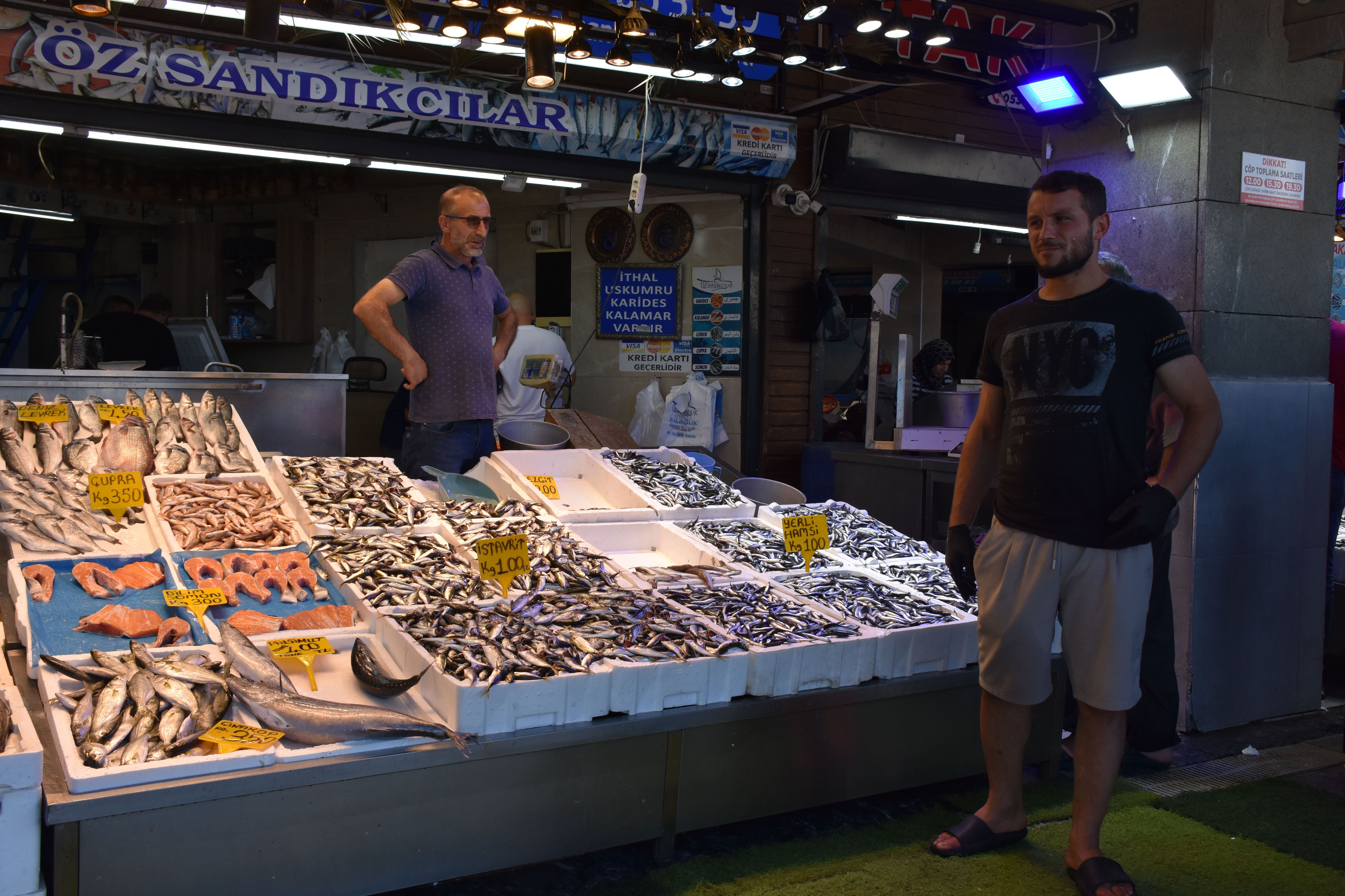 Bolluk tezgahlara yansıdı! Hamsinin fiyatı bakın kaç liraya düştü Bolluk tezgahlara yansıdı! Hamsinin fiyatı bakın kaç liraya düştü - 2. Resim