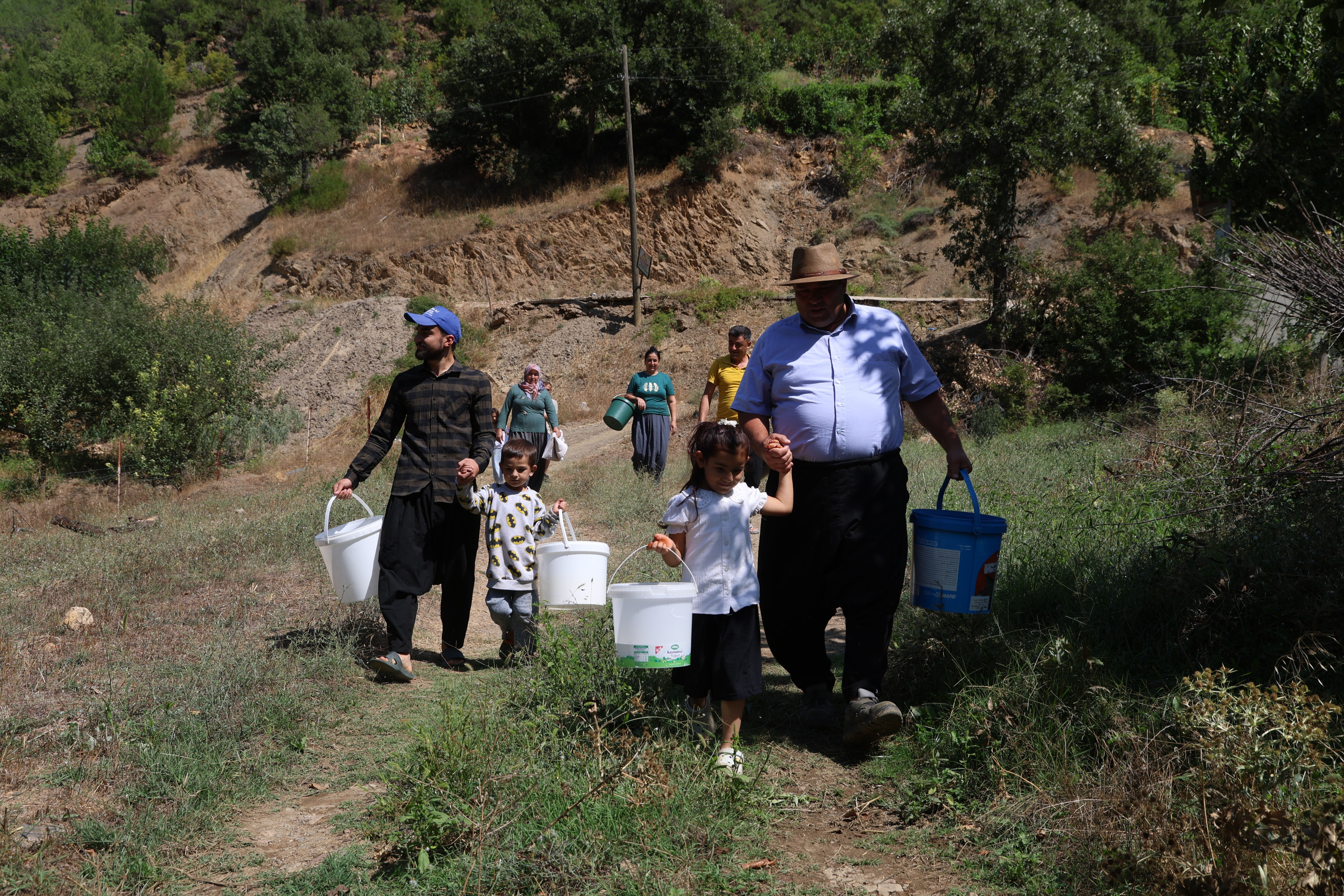 Burası Karadeniz değil! Fındık hasadı yapılan kentimizi duyanlar şaşırıp kalıyor Burası Karadeniz değil! Fındık hasadı yapılan kentimizi duyanlar şaşırıp kalıyor - 3. Resim