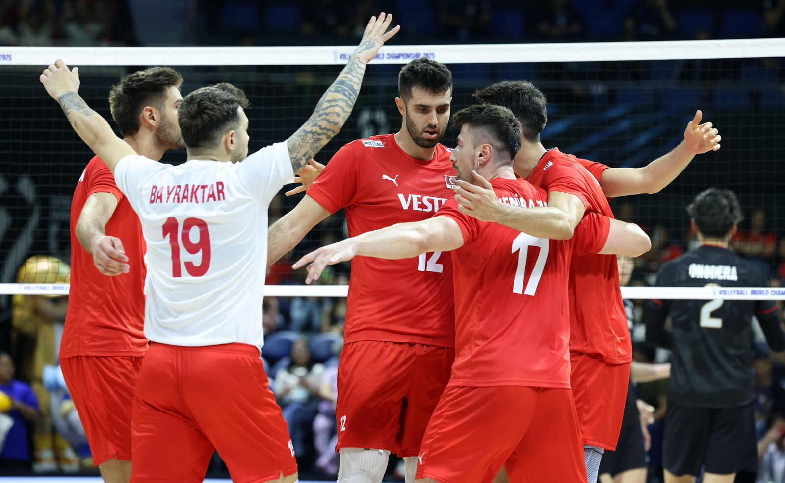 Dünya Şampiyonası'na galibiyetle başladık: Filenin Efeleri set vermedi - 1. Resim