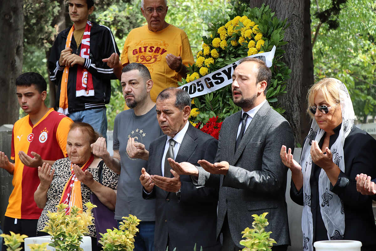Galatasaray efsanesi kabri başında anıldı: Metin Oktay bizim kralımız Galatasaray efsanesi kabri başında anıldı: Metin Oktay bizim kralımız - 3. Resim