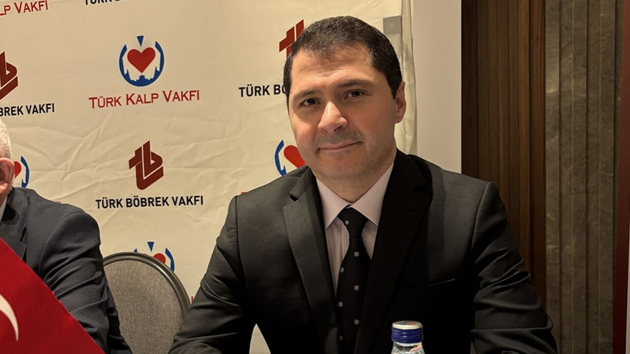 Hipertansiyonun sessiz suçlusu! Tuzdan sonra şeker tehlikesi Doç. Dr. Nadir Alpay