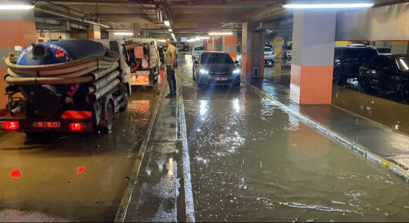 Kadıköy'de AVM otoparkında büyük panik! Herkes aracına koştu - 2. Resim