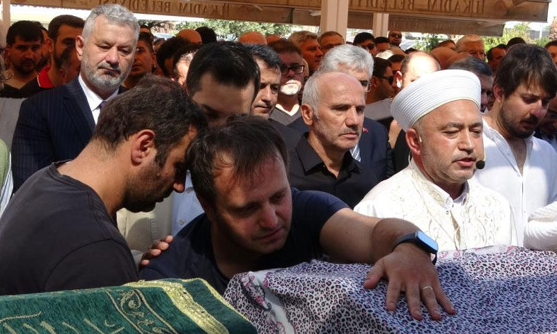 Otomobilin Kızılırmak'a uçtuğu kazada acı veda! Babanın feryadı yürek dağladı Otomobilin Kızılırmak'a uçtuğu kazada acı veda! Babanın feryadı yürek dağladı - 6. Resim