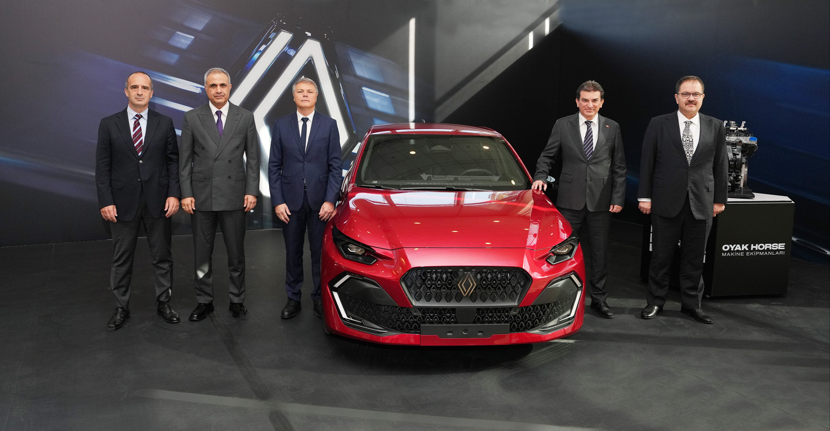 OYAK Genel Müdürü Murat Yalçıntaş, Renault’nun Bursa üssünde üretim hattını inceledi OYAK Genel Müdürü Murat Yalçıntaş, Renault’nun Bursa üssünde üretim hattını inceledi - 1. Resim