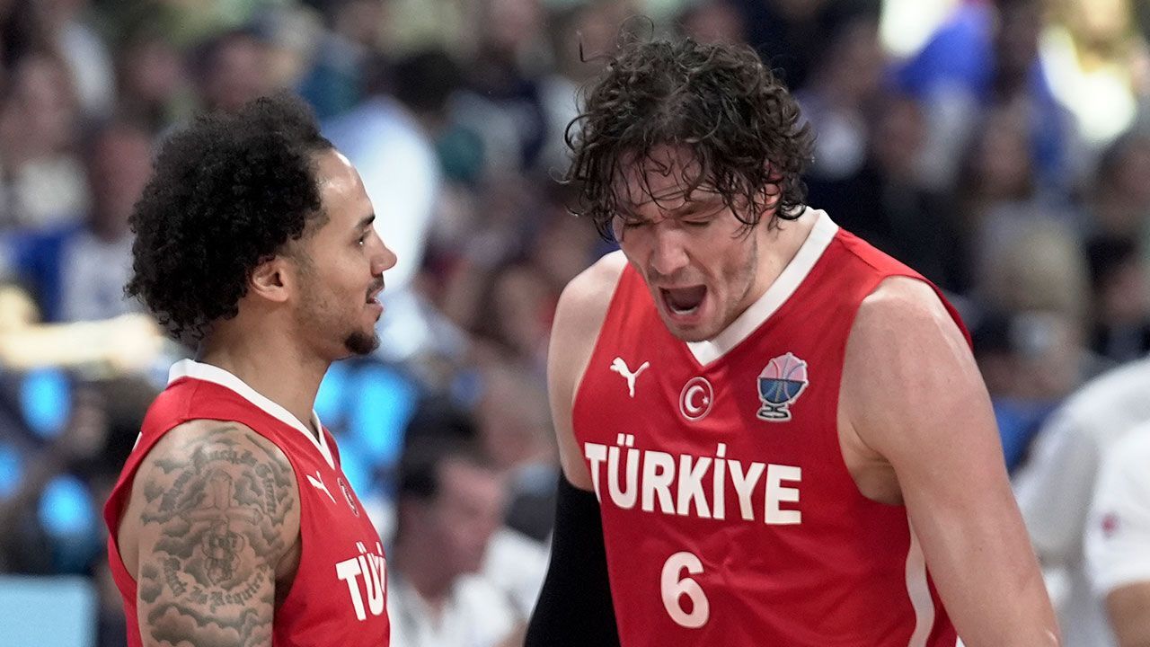 Süper Lig kulüplerinden 12 Dev Adam'a tebrik Süper Lig kulüplerinden 12 Dev Adam'a tebrik