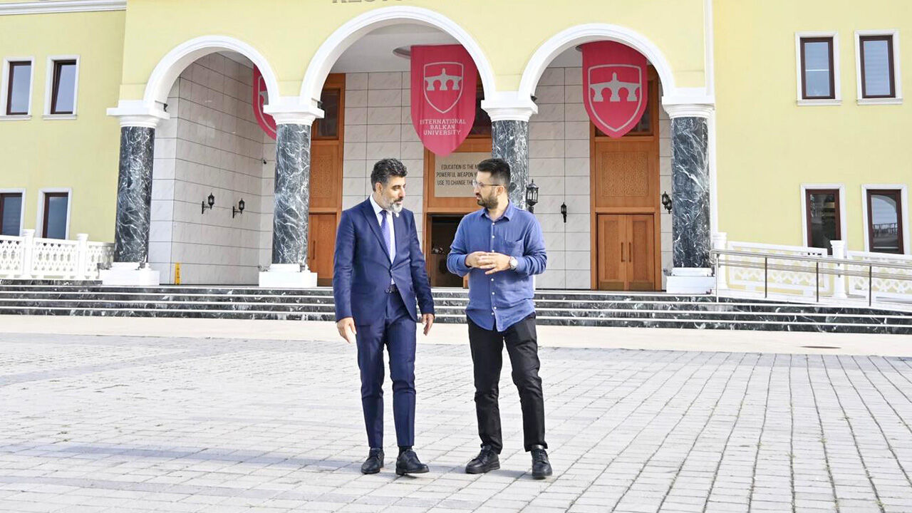 Balkan Üniversitesi'nden 'iftira' tepkisi: CHP'lilerin çocukları da burada Balkan Üniversitesi'nden 'iftira' tepkisi: CHP'lilerin çocukları da burada - 2. Resim