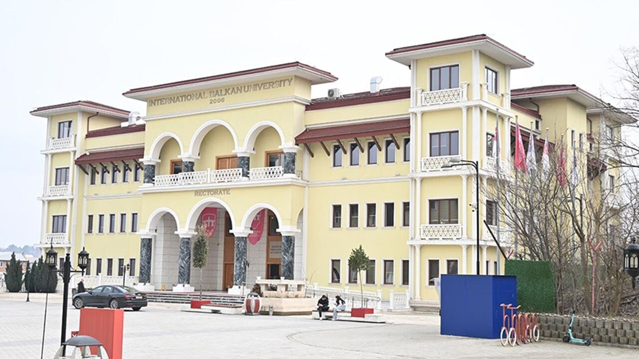 Balkan Üniversitesi'nden 'iftira' tepkisi: CHP'lilerin çocukları da burada Balkan Üniversitesi'nden 'iftira' tepkisi: CHP'lilerin çocukları da burada - 1. Resim