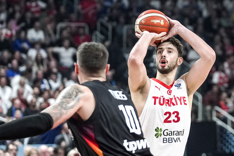 Almanya karşısında son dakikalarda yıkıldık! A Milli Basketbol Takımı, Avrupa ikincisi oldu Canlı: Türkiye - Almanya (EuroBasket) - 1. Resim