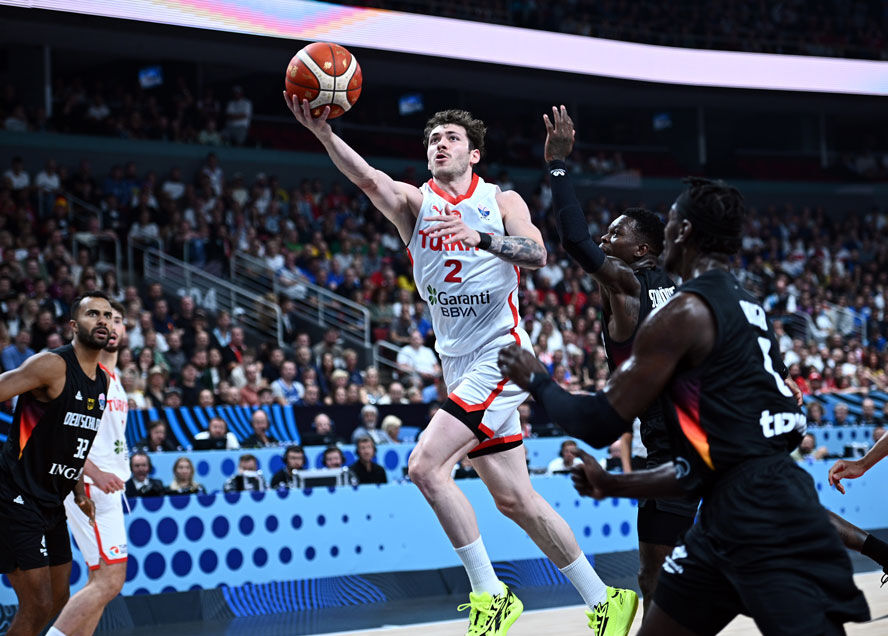 Almanya karşısında son dakikalarda yıkıldık! A Milli Basketbol Takımı, Avrupa ikincisi oldu Canlı: Türkiye - Almanya (EuroBasket) - 3. Resim