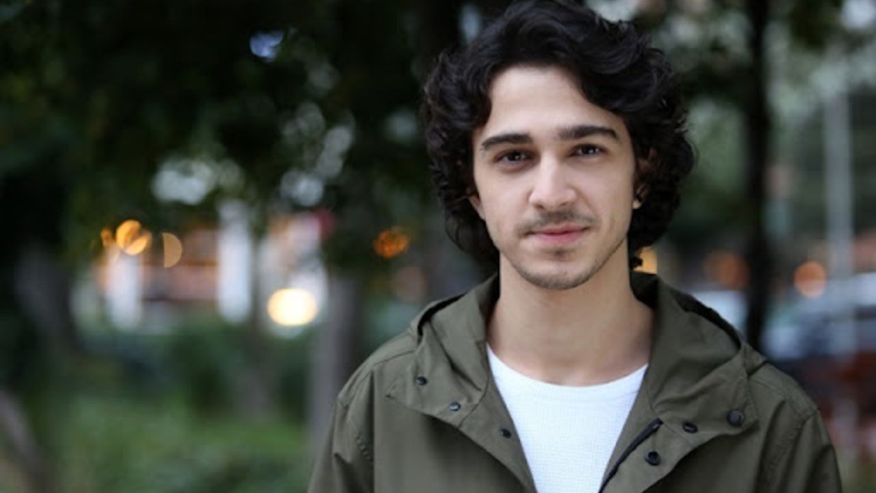 Çarpıntı dizisi Emre kimdir, Gürberk Polat kaç yaşında, nereli? Oynadığı dizi ve filmler merak konusu! Çarpıntı dizisi Emre kimdir, Gürberk Polat kaç yaşında, nereli? Oynadığı dizi ve filmler merak konusu!