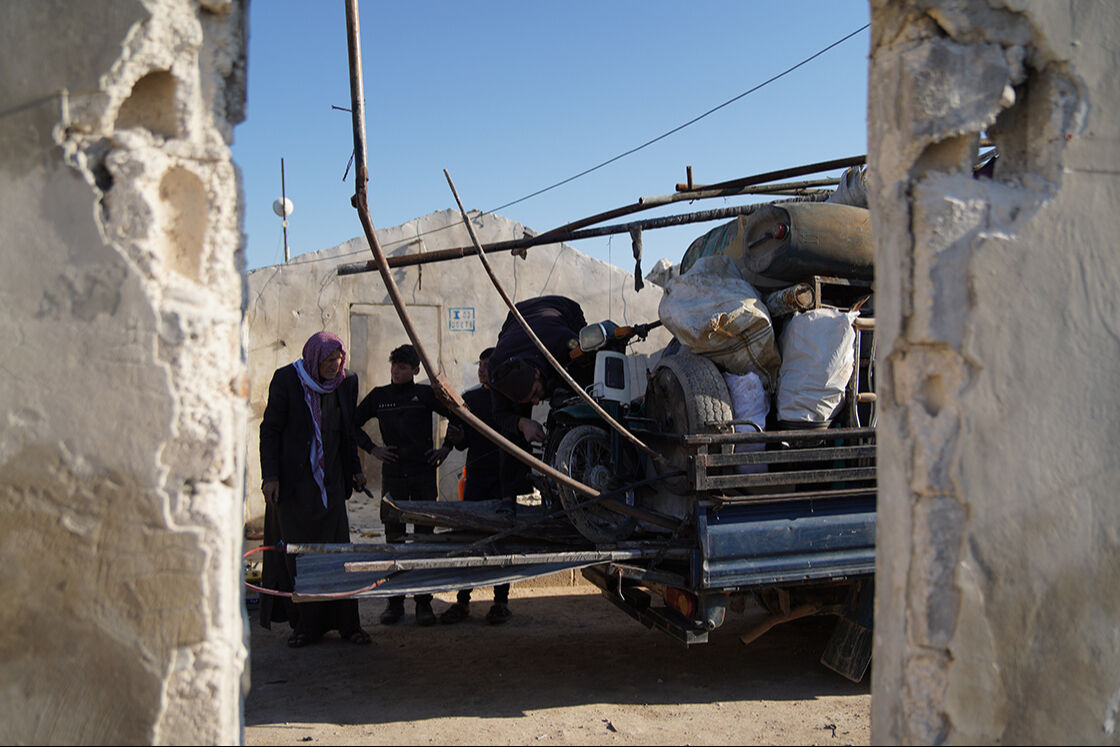 Dürzilerin baskısı ile evlerini terk etmişlerdi! Süveydalı köylüler yurtlarına dönmeye devam ediyor Dürzilerin baskısı ile evlerini terk etmişlerdi! Süveydalı köylüler yurtlarına dönmeye devam ediyor - 1. Resim