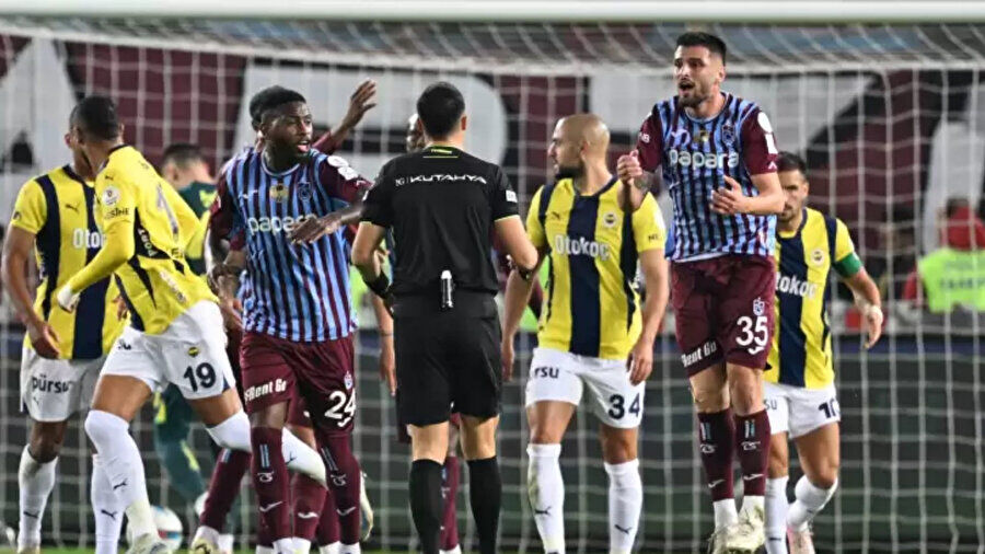 Fenerbahçe-Trabzonspor maçı hakemi Ozan Ergün kimdir, hangi maçları yönetti? VAR hakemi Davut Dakul Çelik oldu! Fenerbahçe-Trabzonspor maçı hakemi Ozan Ergün kimdir, hangi maçları yönetti? VAR hakemi Davut Dakul Çelik oldu! - 4. Resim