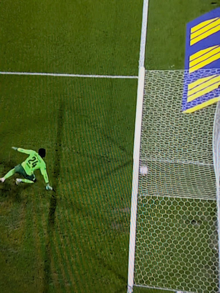 Fenerbahçe - Trabzonspor maçına VAR damga vurdu: Bir gol iptal edildi, bir kırmızı kart, bir gol beklentisi - 3. Resim