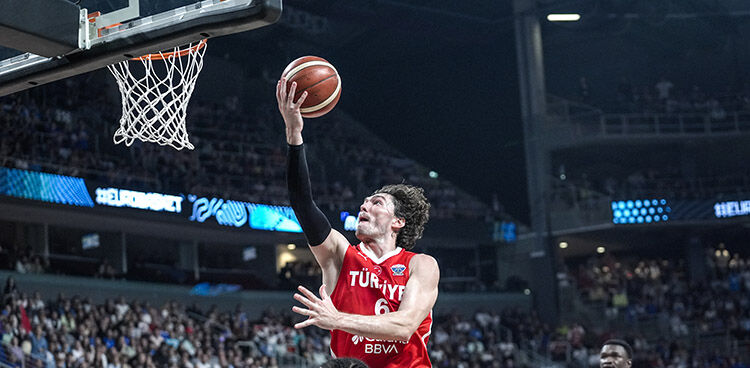 İstanbul'da Türkiye-Almanya maçı nerede izlenir? Dev ekranların kurulacağı ilçeler belli oldu İstanbul'da Türkiye-Almanya maçı nerede izlenir? Dev ekranların kurulacağı ilçeler belli oldu - 1. Resim