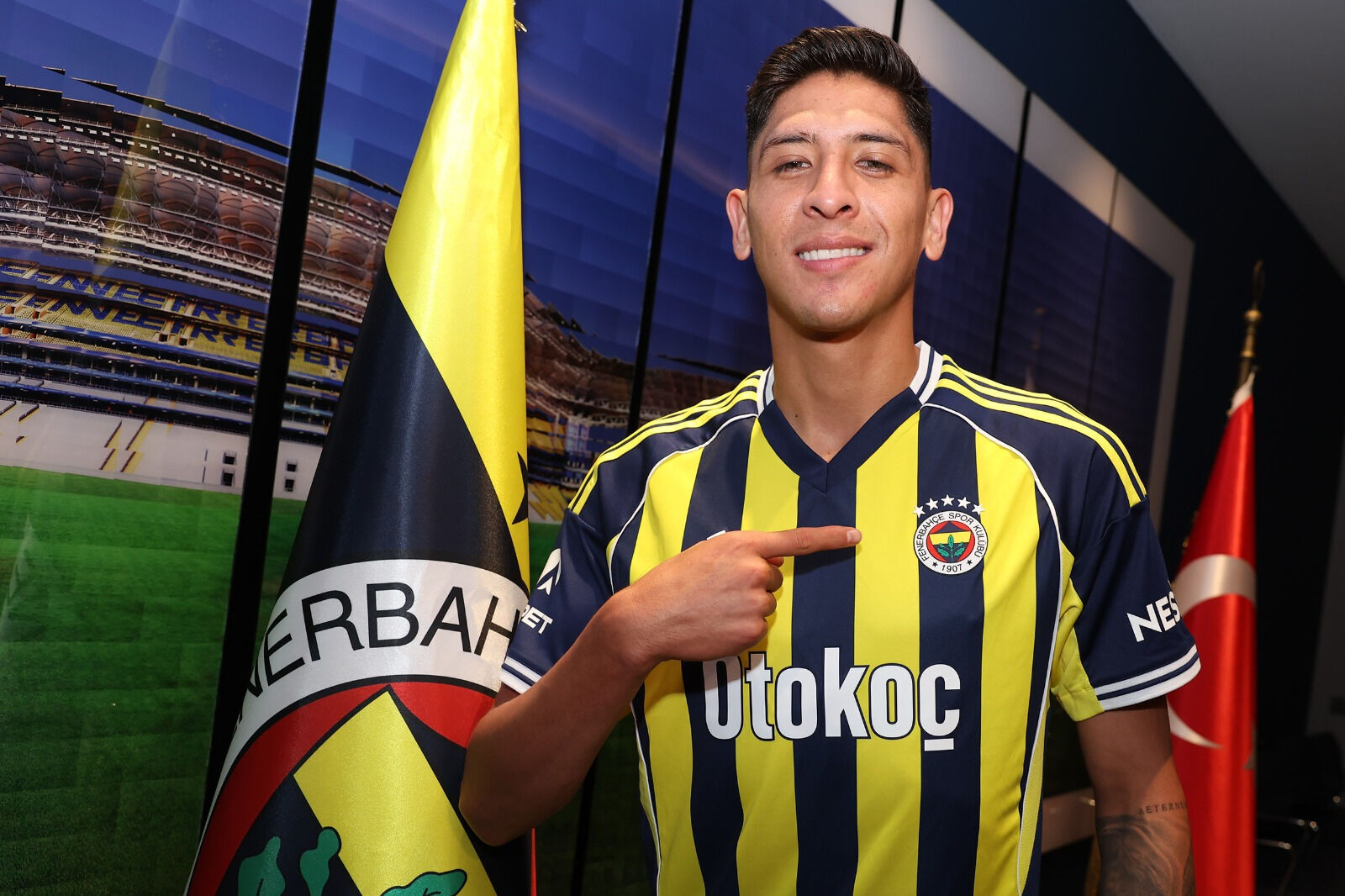 Jhon Duran ve Edson Alvarez Trabzonspor maçında neden yok? Fenerbahçe kadrosunda yoklar Jhon Duran ve Edson Alvarez Trabzonspor maçında neden yok? Fenerbahçe kadrosunda yoklar - 2. Resim