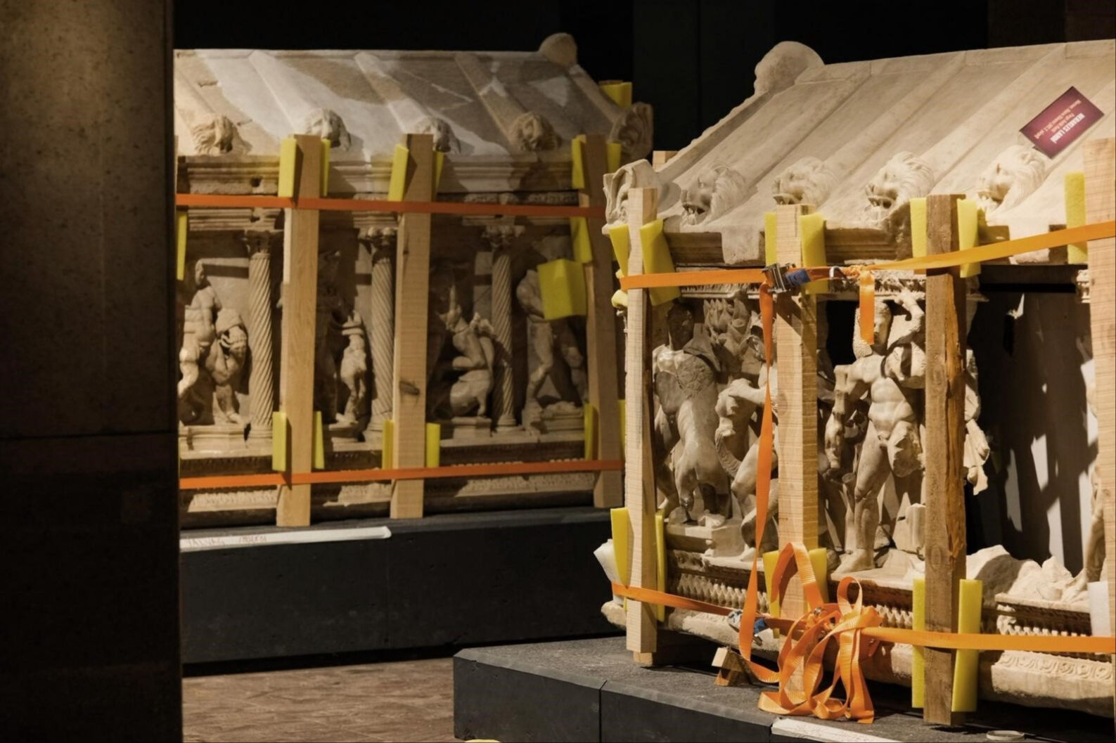 Kapatılan Antalya Arkeoloji Müzesi yıkıldı! 100 bine yakın tarihi eser depolarda Kapatılan Antalya Arkeoloji Müzesi yıkıldı! 100 bine yakın tarihi eser depolarda - 4. Resim