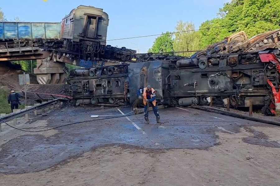 Rusya’da peş peşe tren kazası: 15 vagon raydan çıktı, sabotaj şüphesi artıyor - 2. Resim