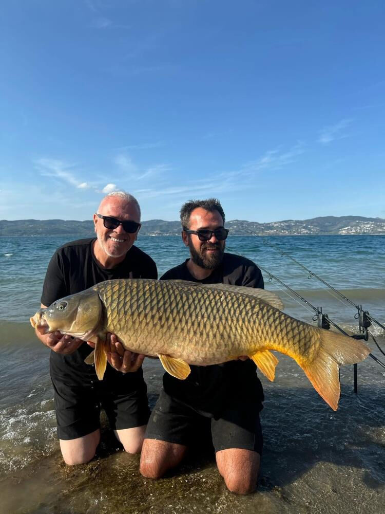 Sapanca Gölü'nde nadir yaşanan an! Tam 18 kilo... Sapanca Gölü'nde nadir yaşanan an! Tam 18 kilo... - 1. Resim