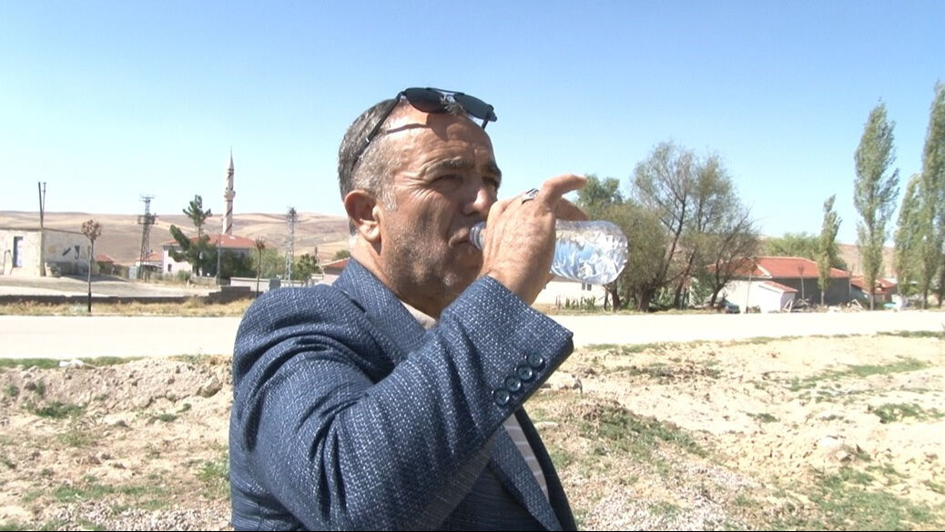 Su içinde susuz köy! Yıllardır bekledikleri 'hazine' 291 metre derinlikte çıktı Su içinde susuz köy! Yıllardır bekledikleri 'hazine' 291 metre derinlikte çıktı - 3. Resim