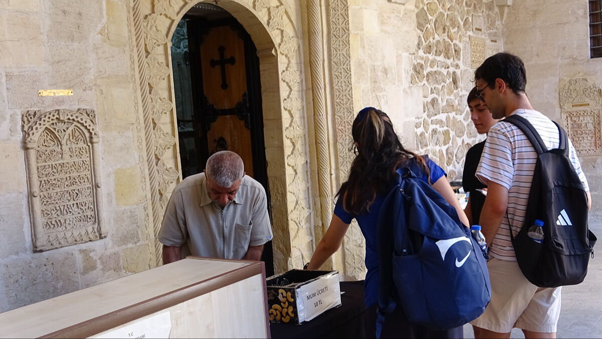 Tarihi kilise Müslüman aileye emanet: 150 yıllık bir dostluğumuz var! Tarihi kilise Müslüman aileye emanet: 150 yıllık bir dostluğumuz var! - 3. Resim