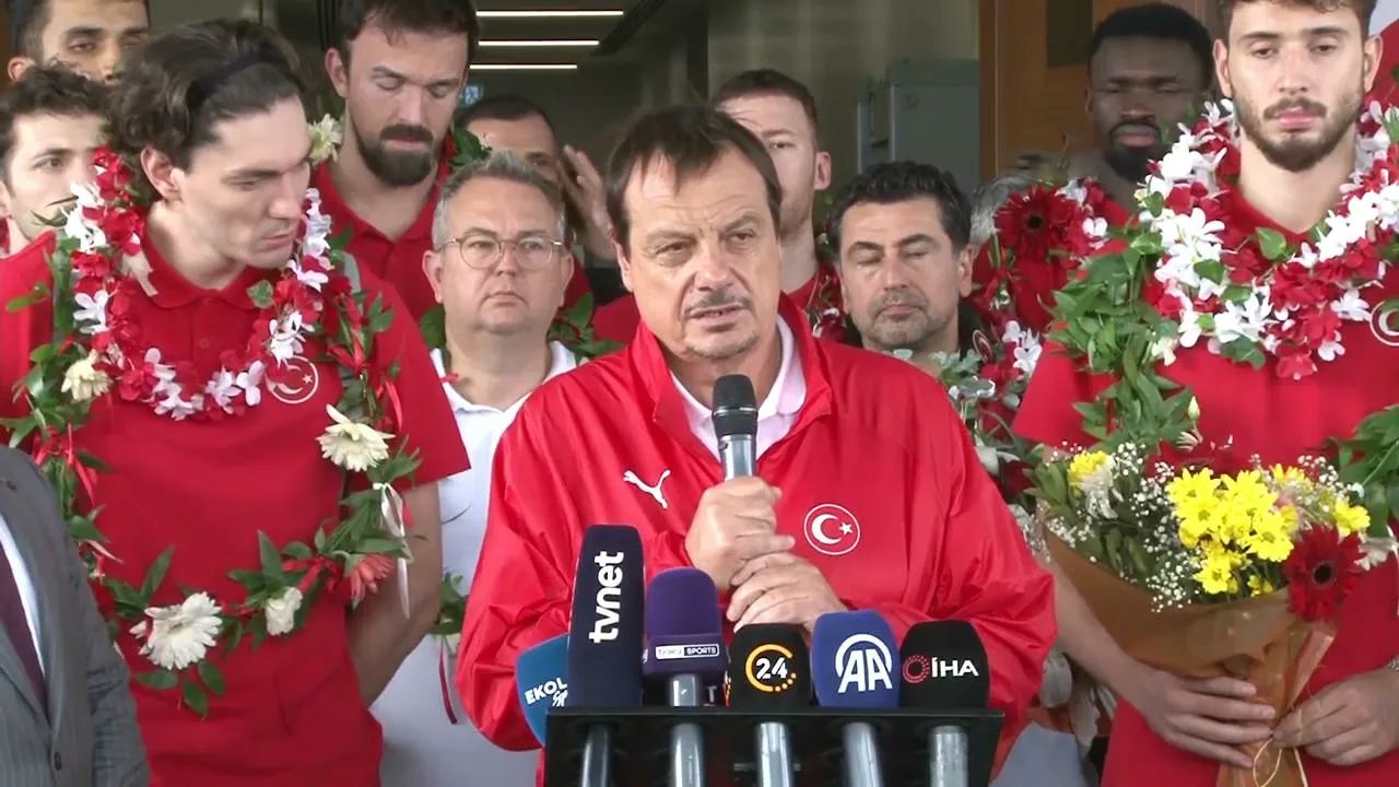  -Avrupa ikincisi Milli Takım'a coşkulu karşılama