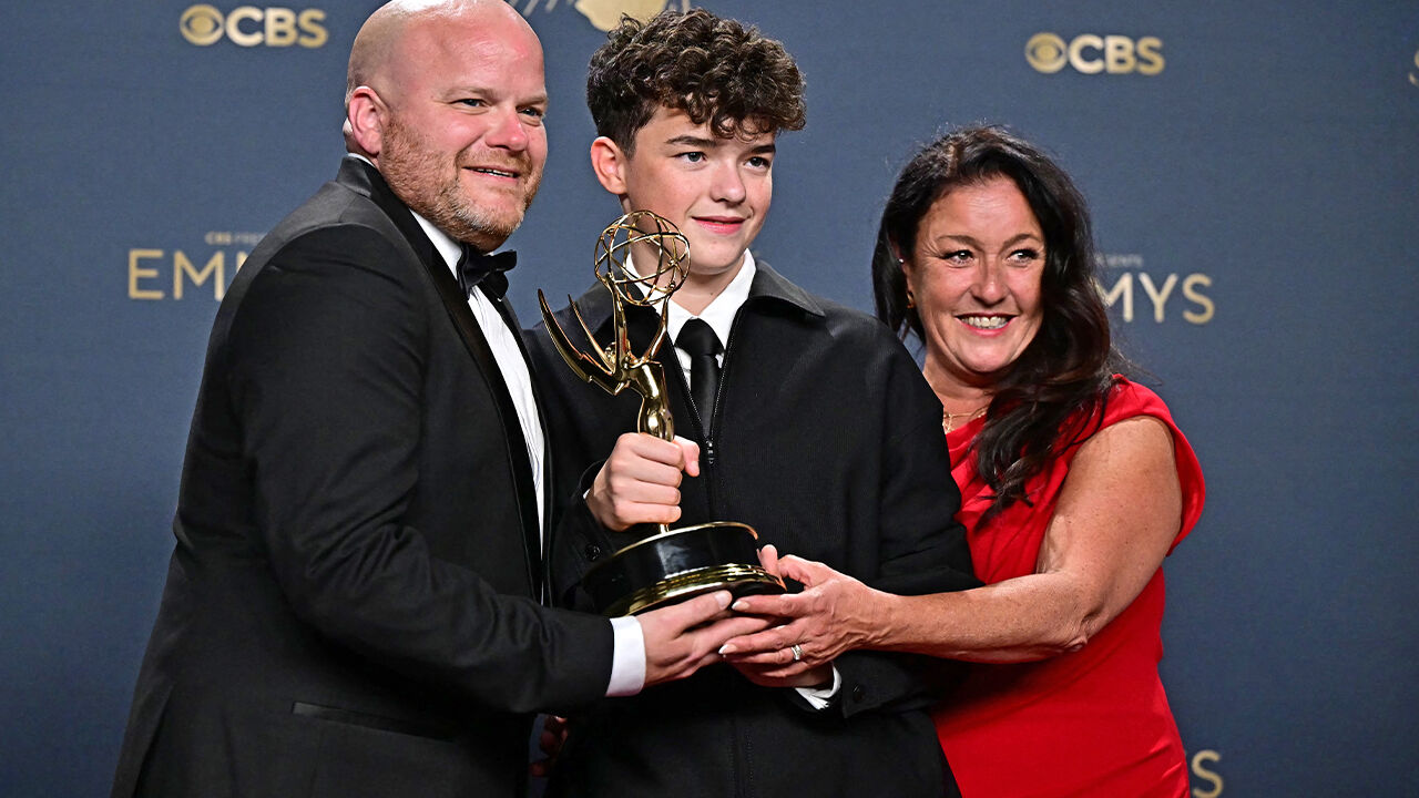 Adolescence, The Studio ve Pitt, Emmy Ödülleri'ne damga vurdu! - 3. Resim