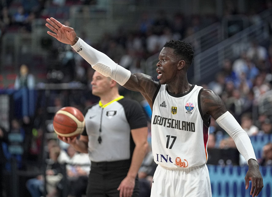 Alman Dennis Schröder'den Ergin Ataman'a skandal sözler: Hazmedemedi, küfür etti - 1. Resim