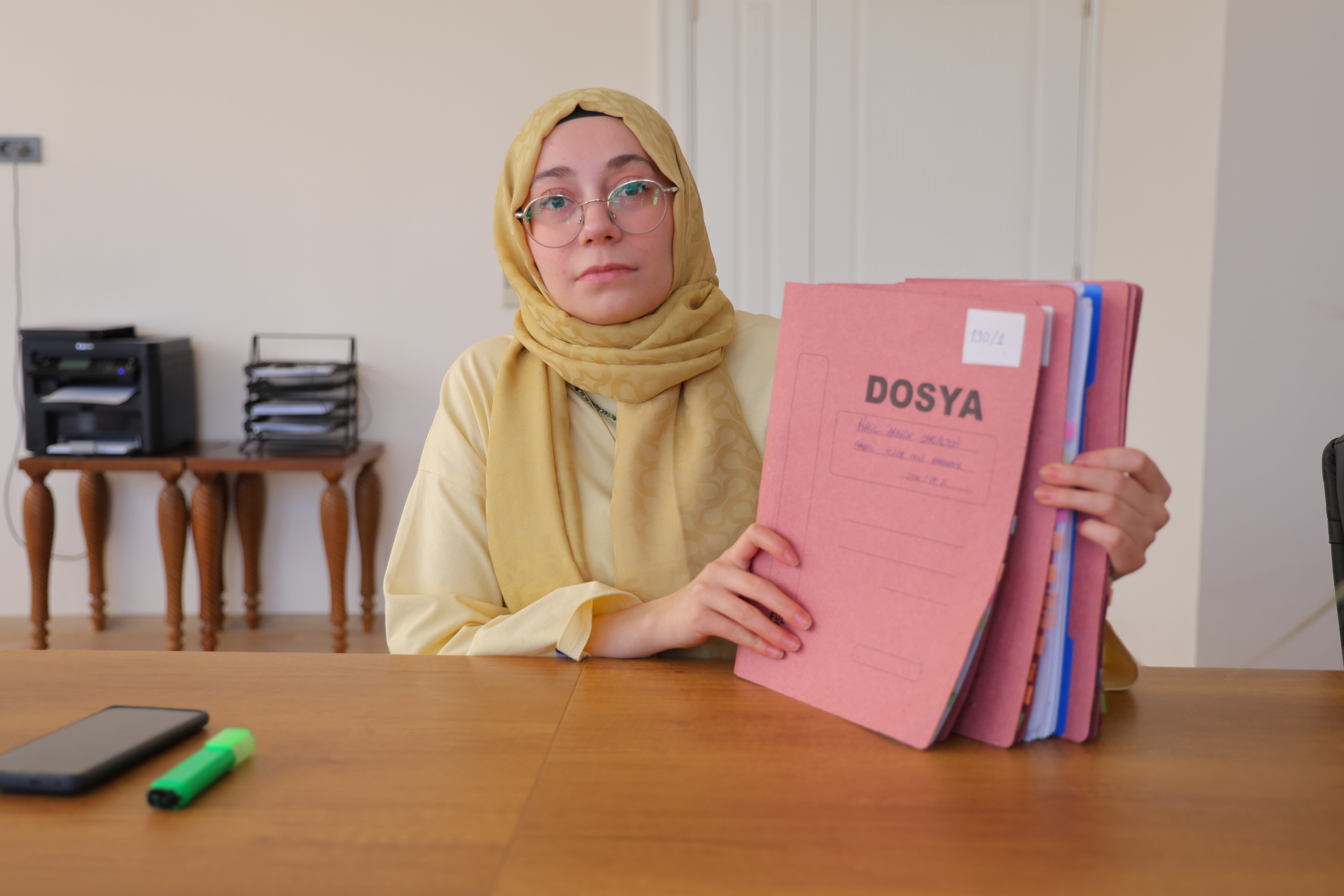 Arkadaşına güvendi, kartını verdi! 30 yıl hapisle karşı karşıya - 2. Resim