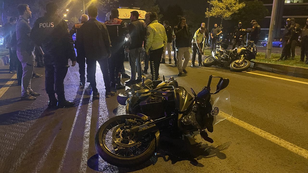 Bolu&#039;da ıslak yolda iki motosiklet devrildi: 4 yunus polisi yaralandı