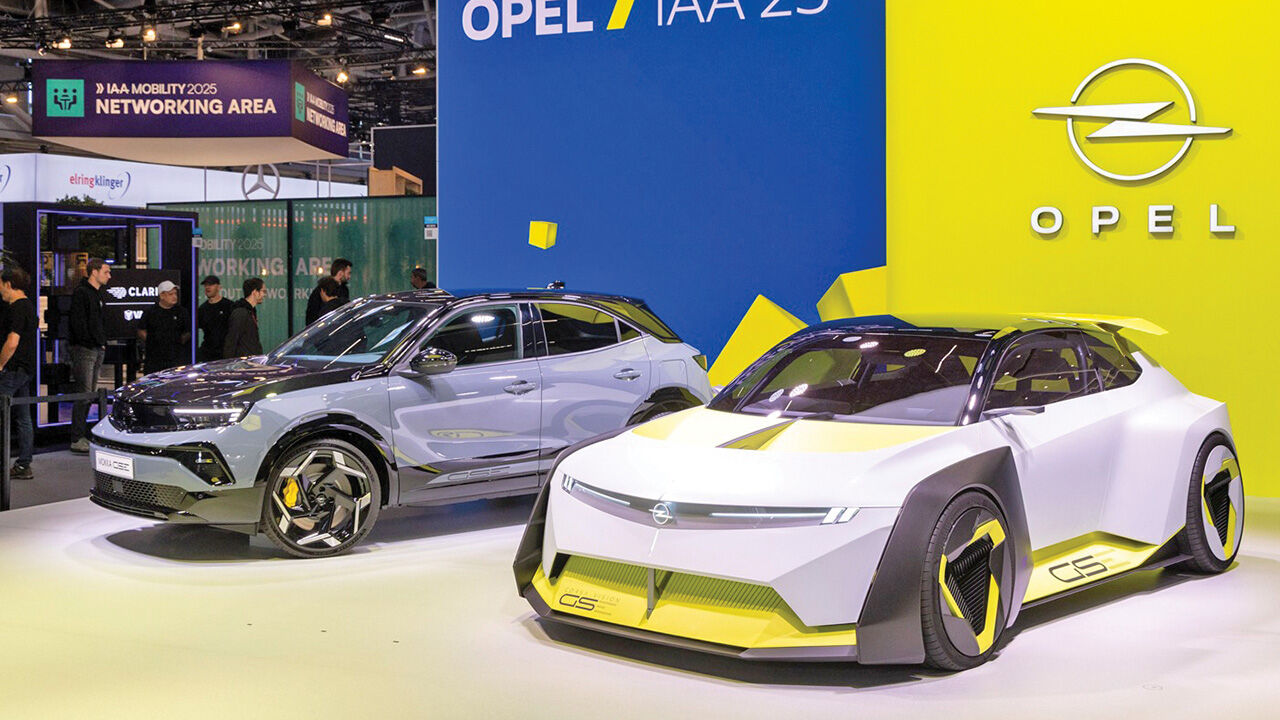 Çinlisinden İngilizine gövde gösterisi! Tasarımlar değil yazılımlar kapıştı - 2. Resim