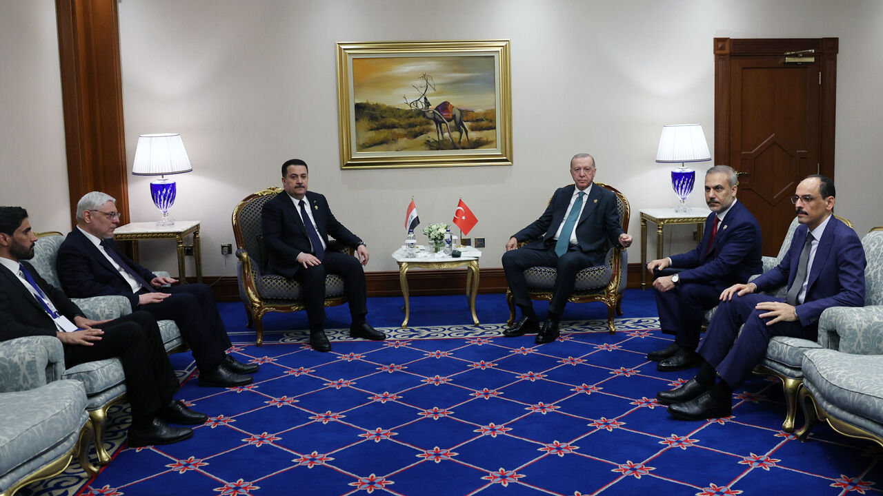 Cumhurbaşkanı Erdoğan'dan Katar'da diplomasi trafiği Cumhurbaşkanı Erdoğan'dan Katar'da diplomasi trafiği - 4. Resim